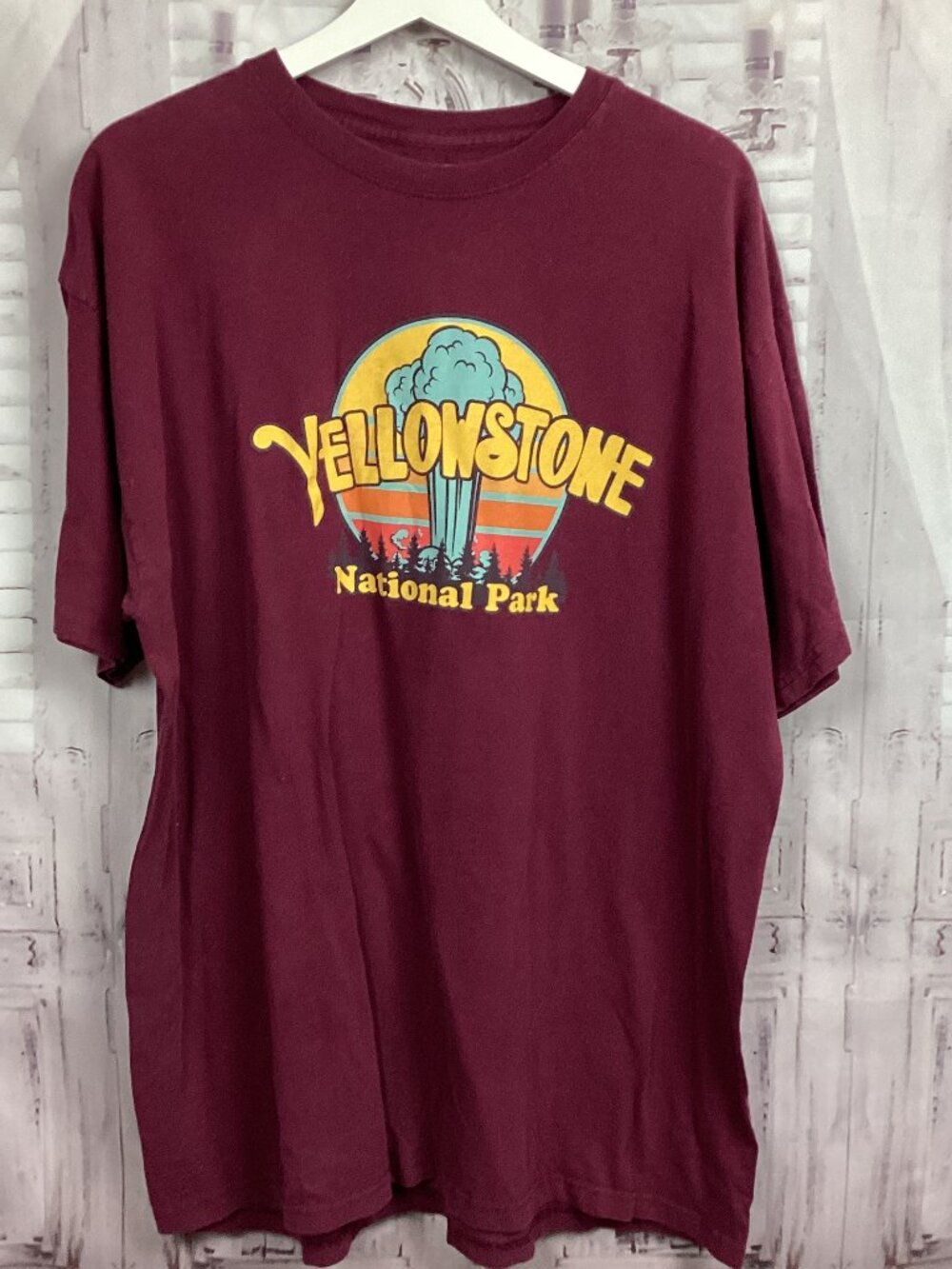 Yellowstone National Park Retro Style Tee Shirt XL